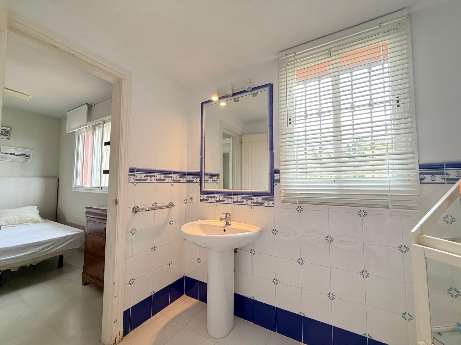 Appartement de 3 chambres à louer à Marbella avec piscine garage - 3 200 € (Ref: 10033363)