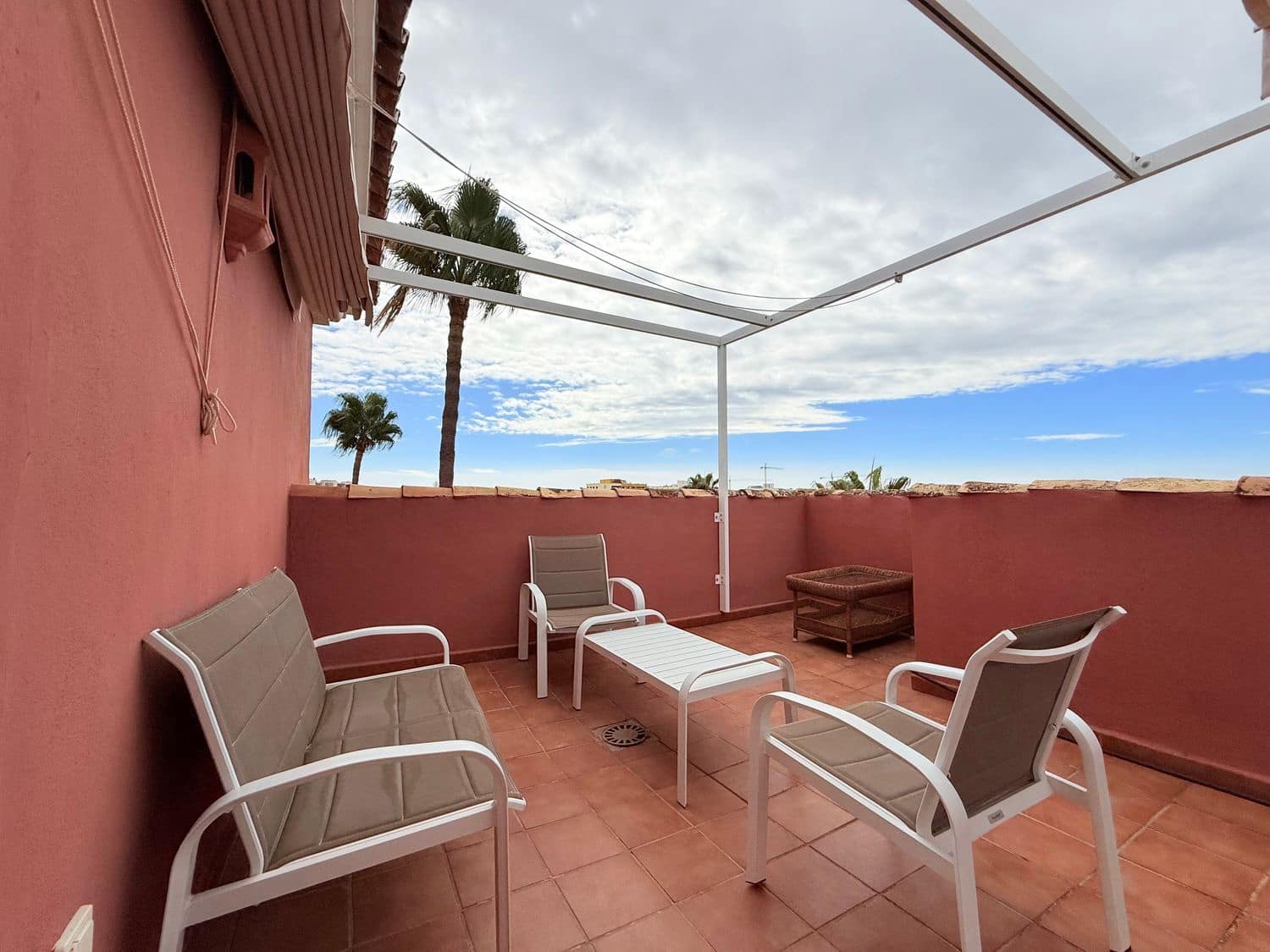 Appartement de 3 chambres à louer à Marbella avec piscine garage - 3 200 € (Ref: 10033363)