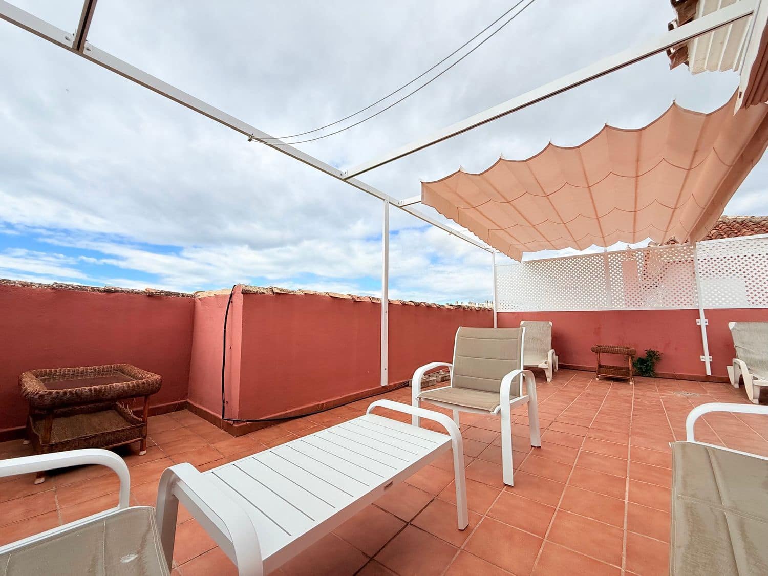 Appartement de 3 chambres à louer à Marbella avec piscine garage - 3 200 € (Ref: 10033363)