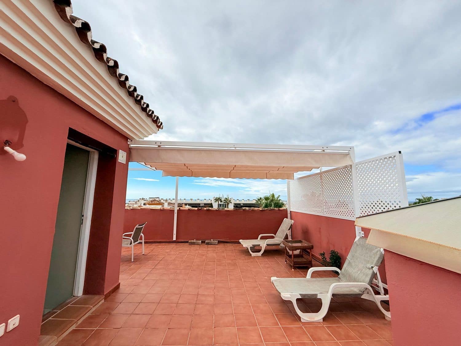 Appartement de 3 chambres à louer à Marbella avec piscine garage - 3 200 € (Ref: 10033363)