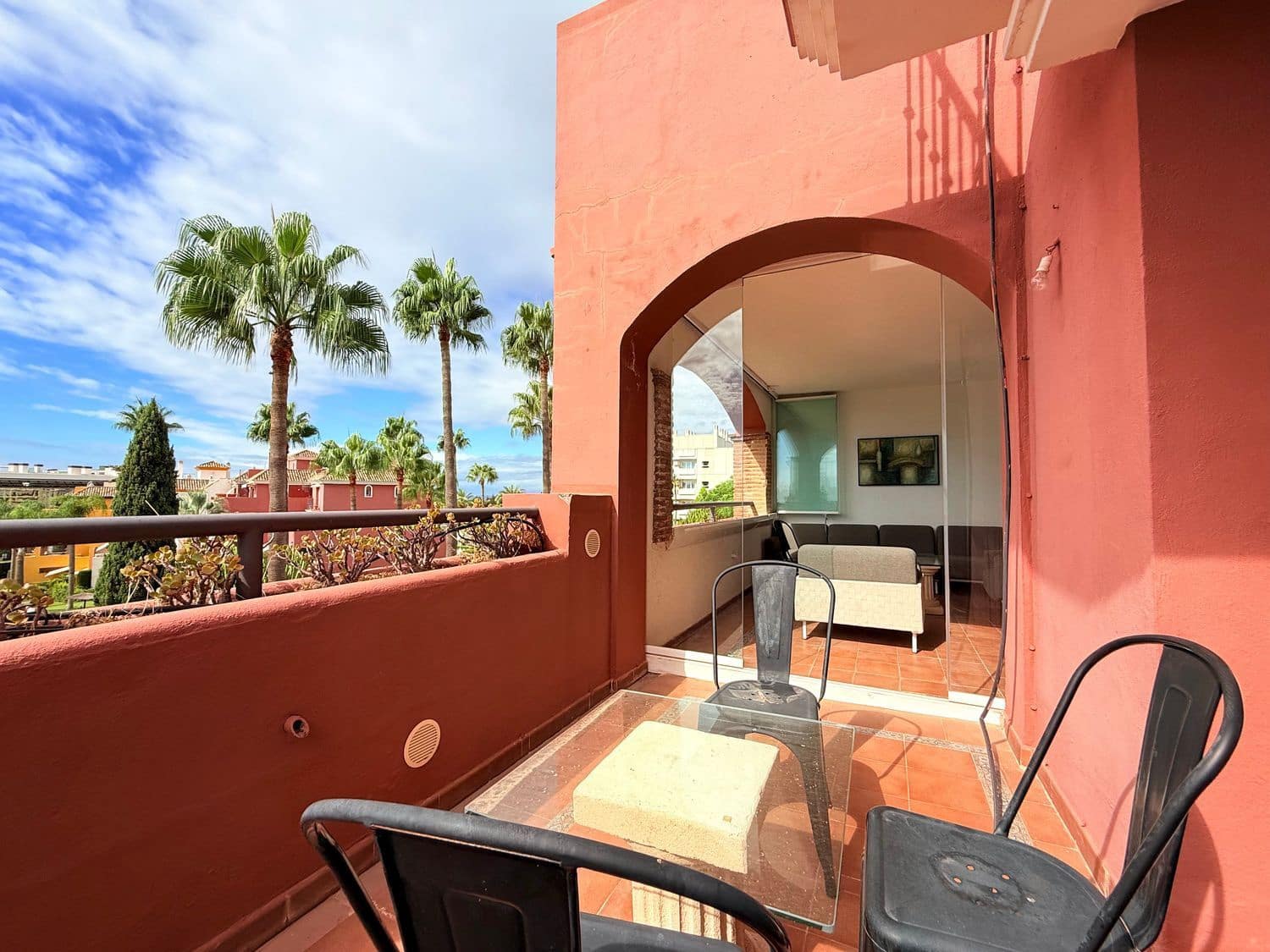 Appartement de 3 chambres à louer à Marbella avec piscine garage - 3 000 € (Ref: 10033363)