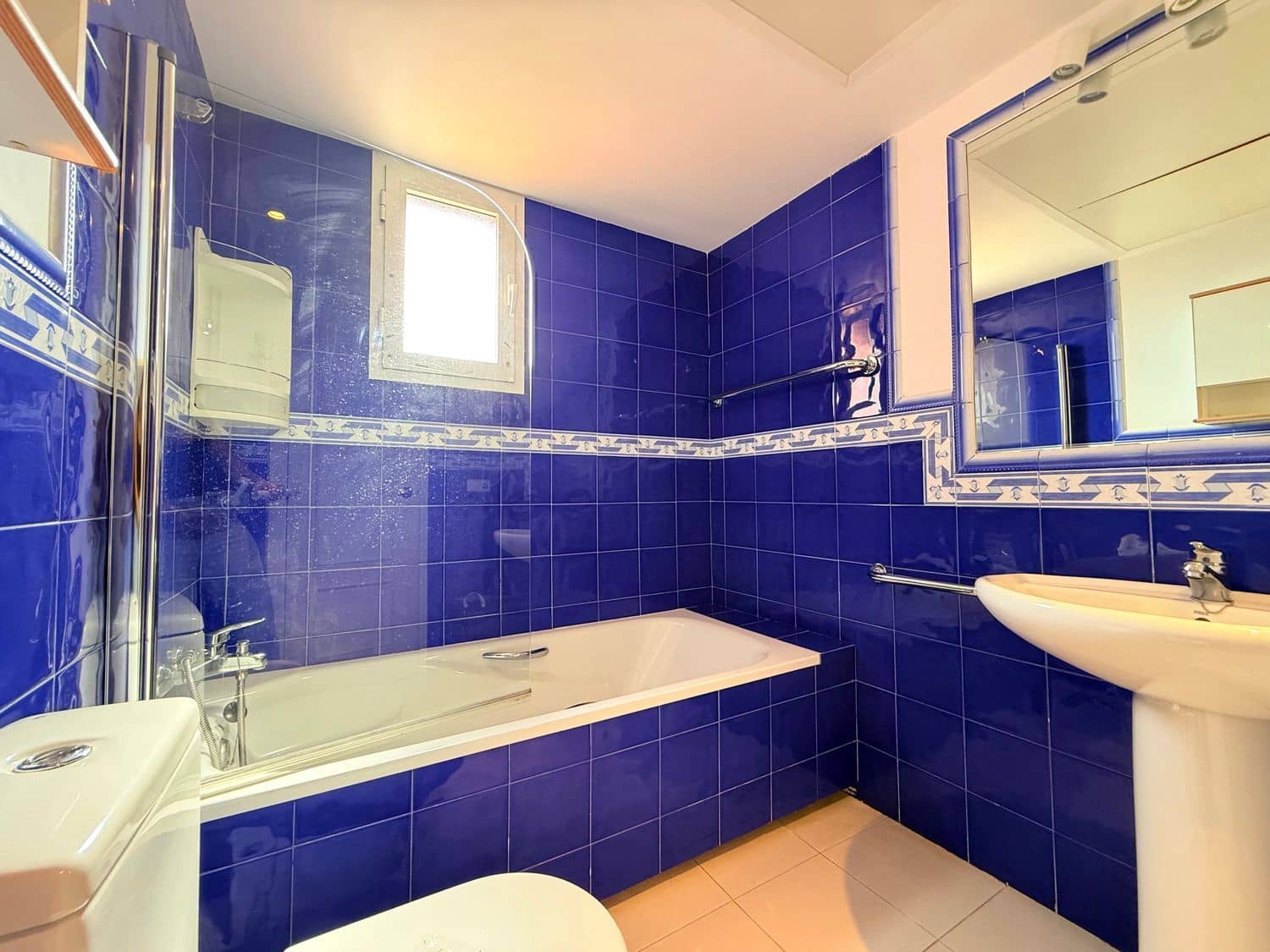 Appartement de 3 chambres à louer à Marbella avec piscine garage - 3 000 € (Ref: 10033363)
