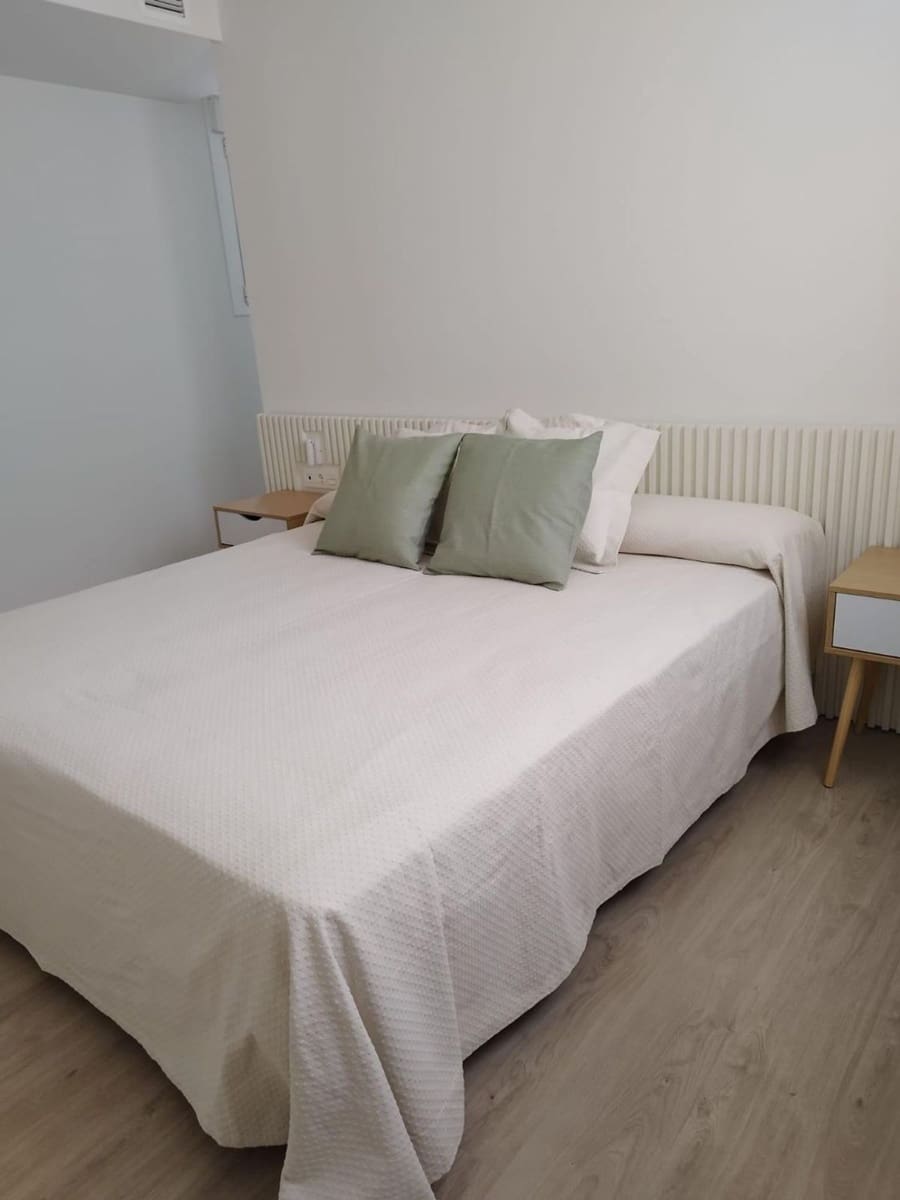 3 sypialnia Apartament do wynajęcia w Nueva Andalucia z basenem garażem - 2 600 € (Ref: 10036276)