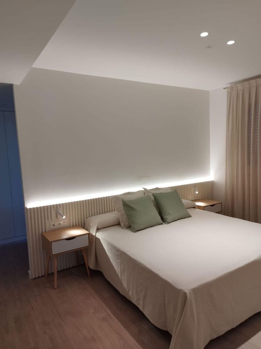 3 sypialnia Apartament do wynajęcia w Nueva Andalucia z basenem garażem - 2 600 € (Ref: 10036276)
