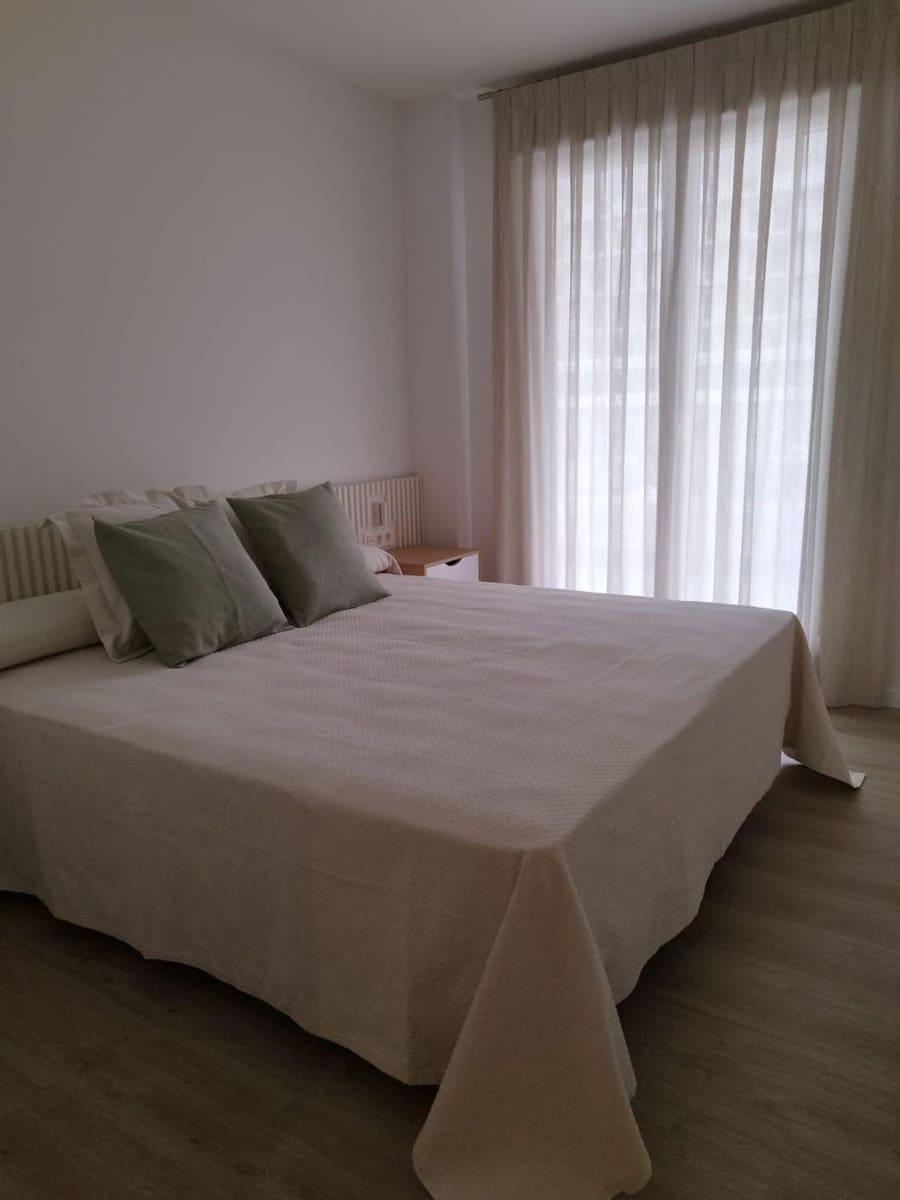 3 sypialnia Apartament do wynajęcia w Nueva Andalucia z basenem garażem - 2 600 € (Ref: 10036276)