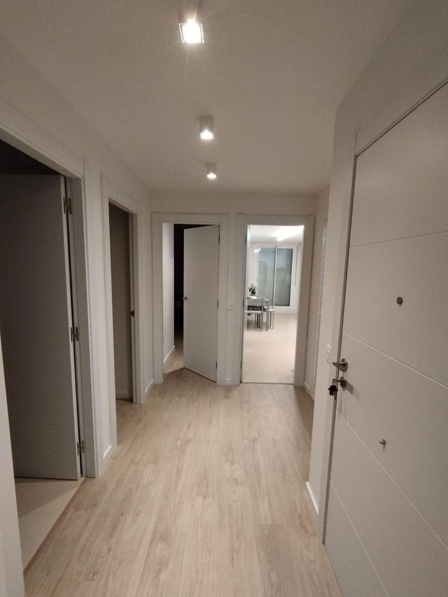 3 sypialnia Apartament do wynajęcia w Nueva Andalucia z basenem garażem - 2 600 € (Ref: 10036276)
