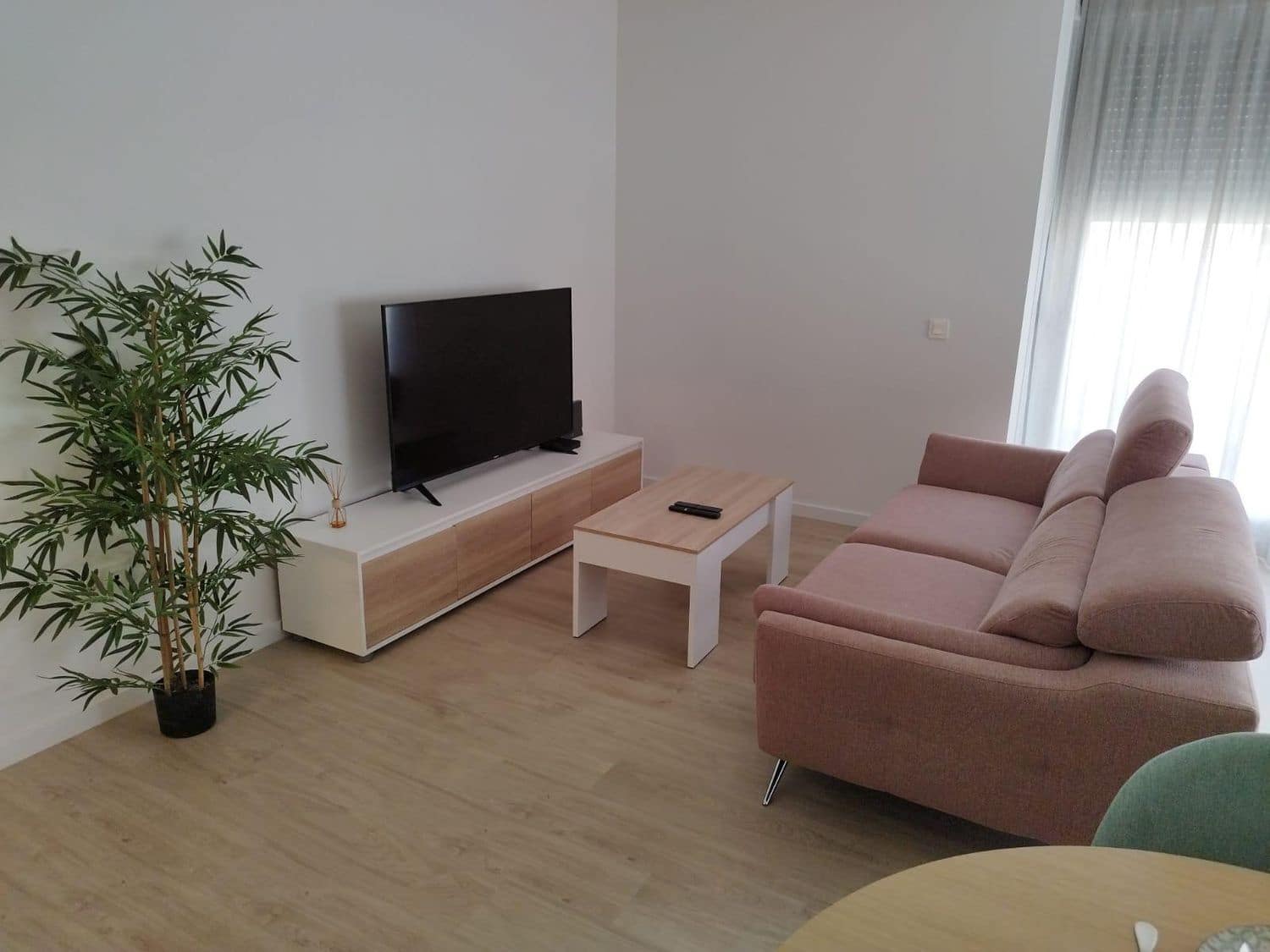 3 sypialnia Apartament do wynajęcia w Nueva Andalucia z basenem garażem - 2 600 € (Ref: 10036276)