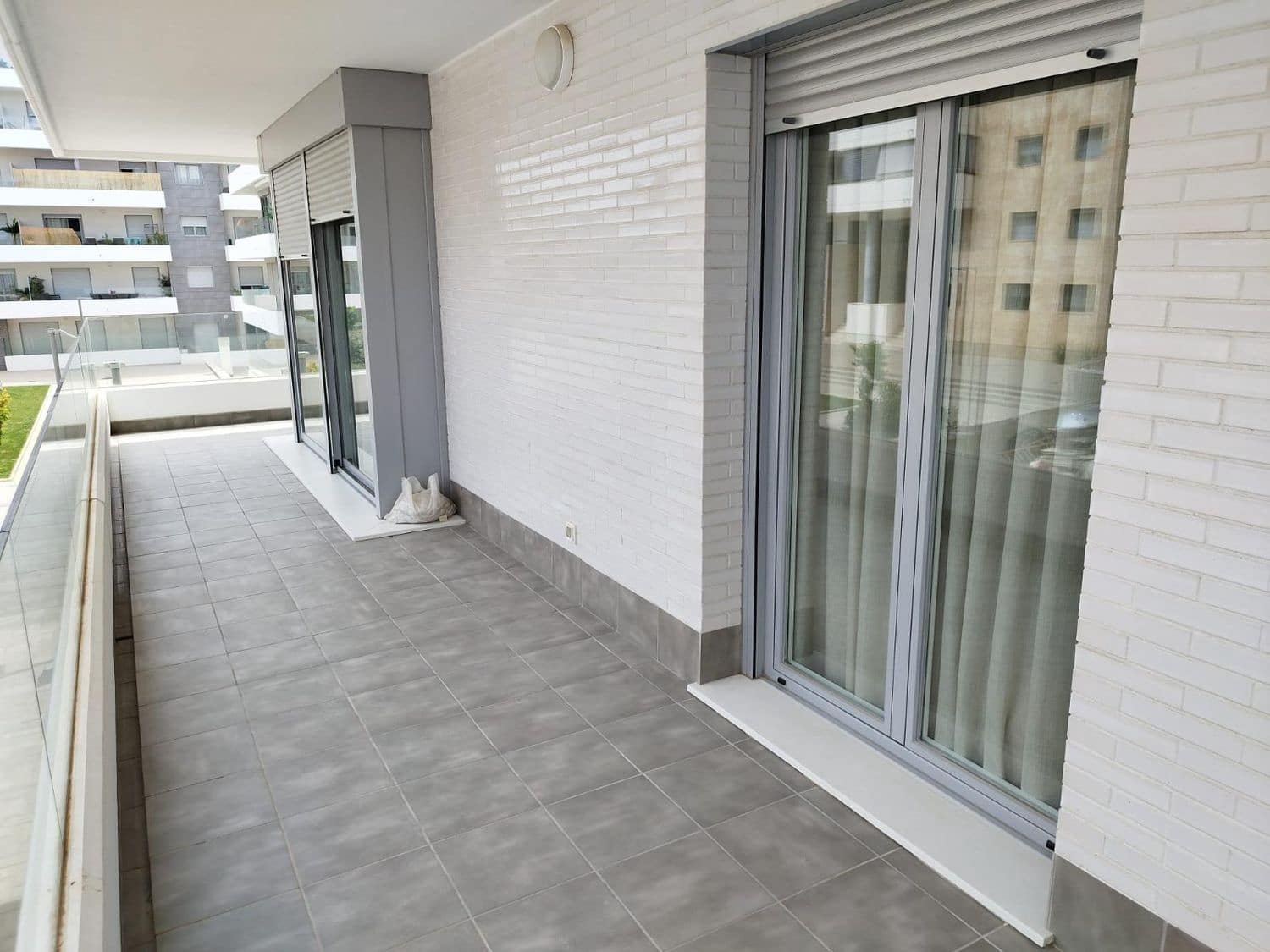3 sypialnia Apartament do wynajęcia w Nueva Andalucia z basenem garażem - 2 600 € (Ref: 10036276)
