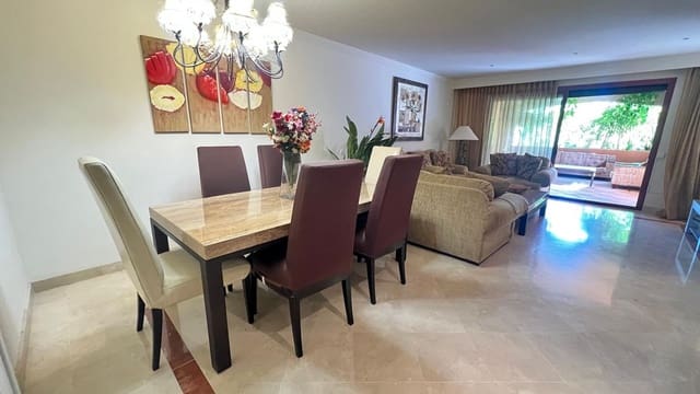 3 sovrum Lägenhet att hyra i Bahía de Marbella, Marbella - 2 500 € (Ref: 10042447)