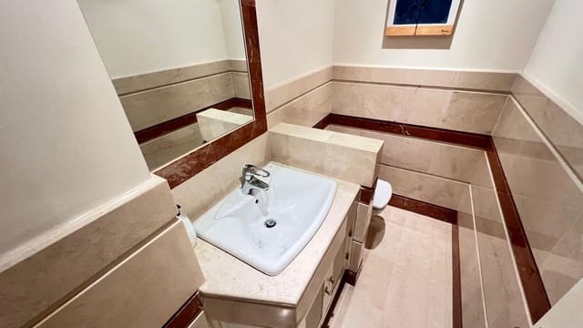 3 sovrum Lägenhet att hyra i Bahía de Marbella, Marbella - 2 500 € (Ref: 10042447)