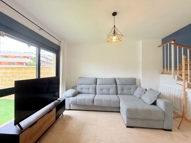 Adosado de 3 habitaciones en Bel-Air, Estepona en alquiler con piscina garaje - 2.500 € (Ref: 10063868)
