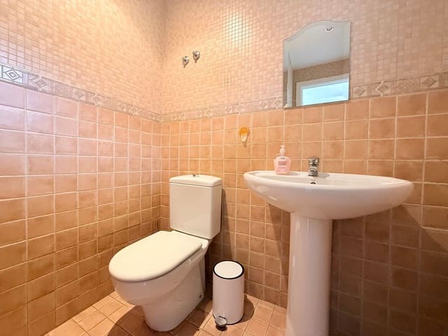 Adosado de 3 habitaciones en Bel-Air, Estepona en alquiler con piscina garaje - 2.500 € (Ref: 10063868)