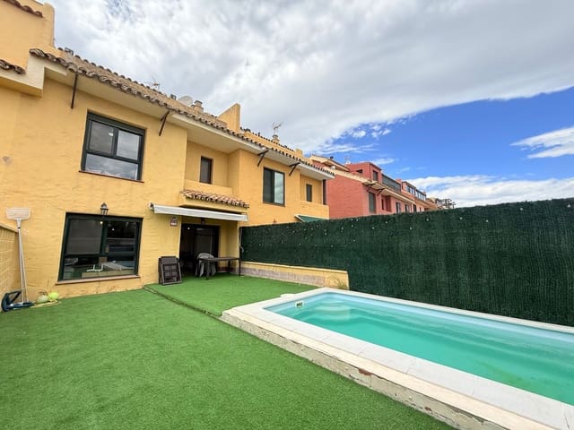 Adosado de 3 habitaciones en Bel-Air, Estepona en alquiler con piscina garaje - 2.500 € (Ref: 10063868)