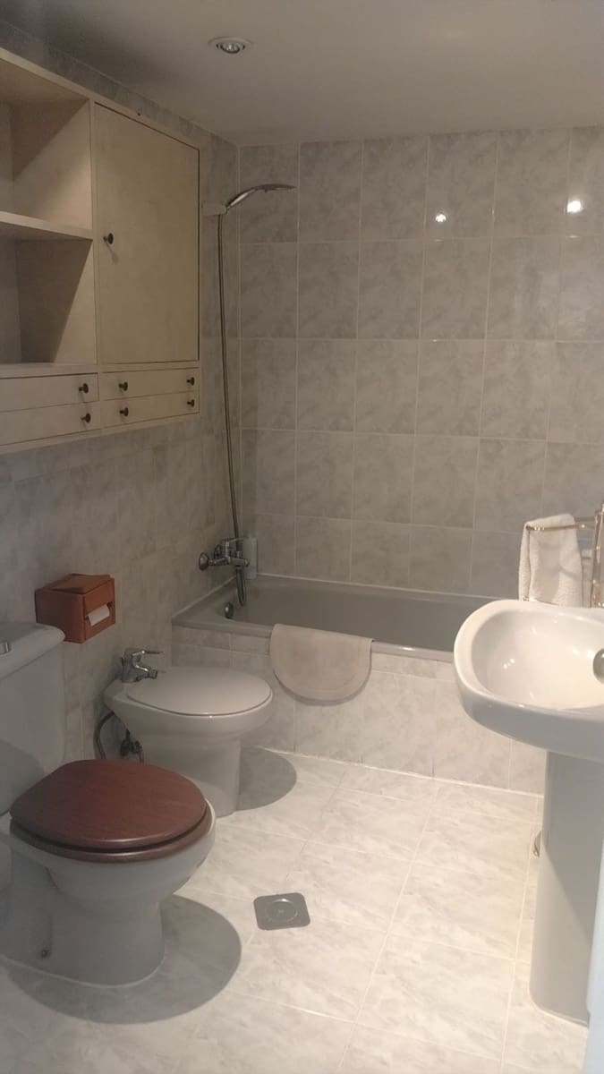 2 soveværelse Lejlighed til leje i Madrid by med swimmingpool garage - € 1.800 (Ref: 10074775)