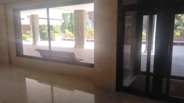 2 soveværelse Lejlighed til leje i Mirasierra, Madrid by med swimmingpool garage - € 1.800 (Ref: 10074775)
