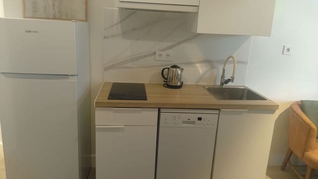 2 soveværelse Lejlighed til leje i Mirasierra, Madrid by med swimmingpool garage - € 1.800 (Ref: 10074775)