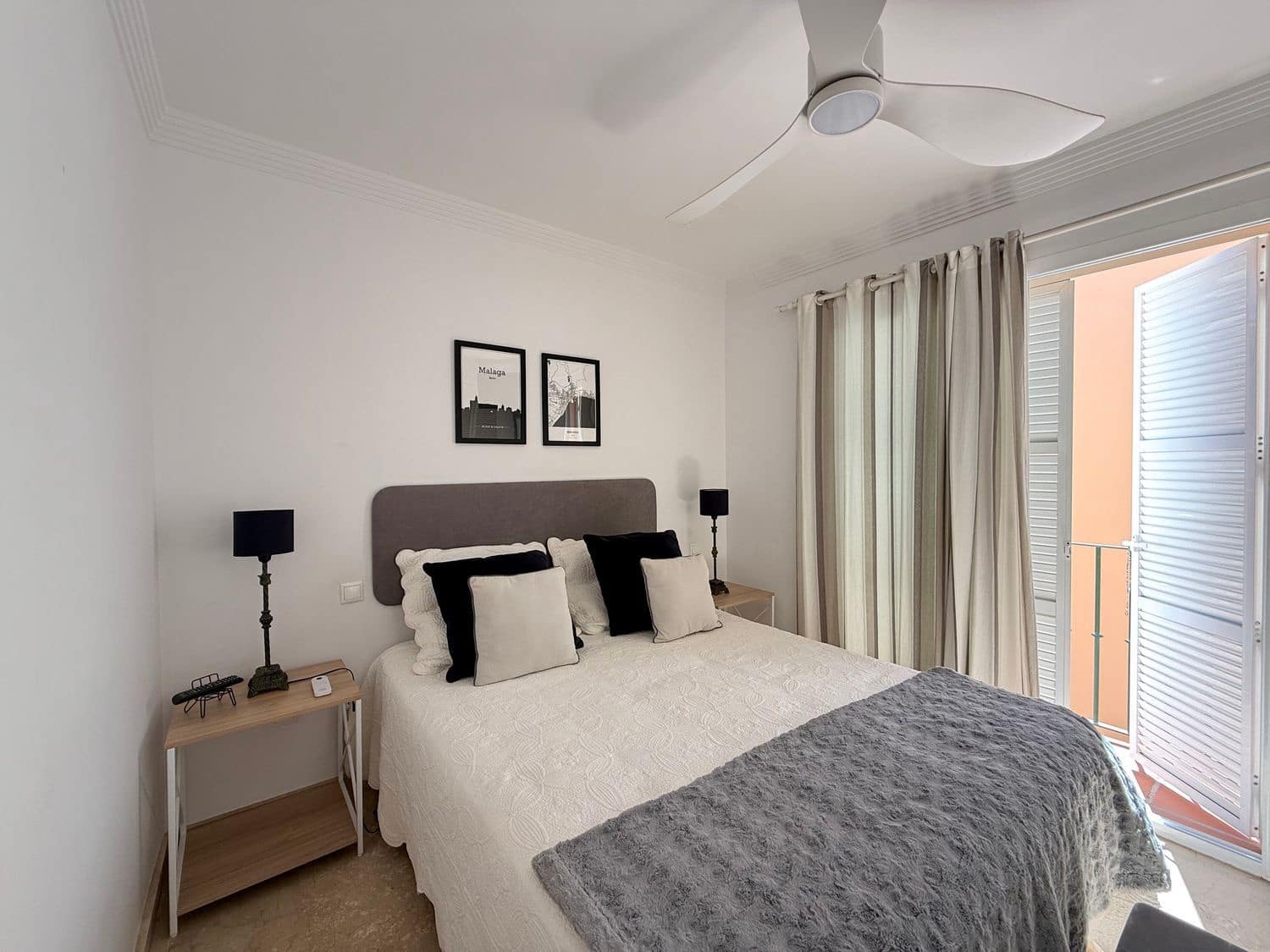 3 soveværelse Byhus til leje i Nueva Andalucia med swimmingpool garage - € 3.000 (Ref: 10077562)