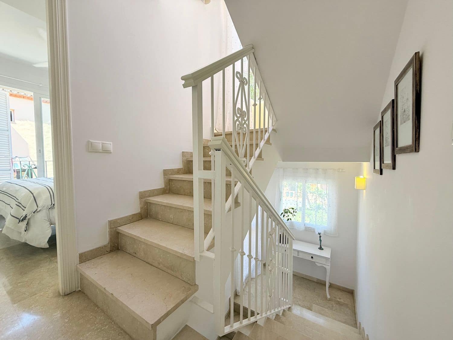 3 soveværelse Byhus til leje i Nueva Andalucia med swimmingpool garage - € 3.000 (Ref: 10077562)