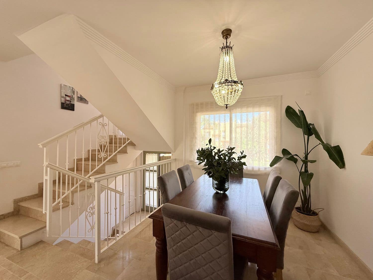 3 soveværelse Byhus til leje i Nueva Andalucia med swimmingpool garage - € 3.000 (Ref: 10077562)