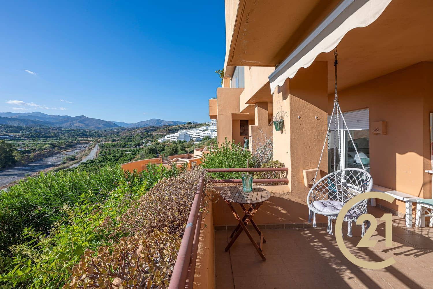 2 sovrum Lägenhet till salu i New Golden Mile med pool garage - 459 000 € (Ref: 10108625)
