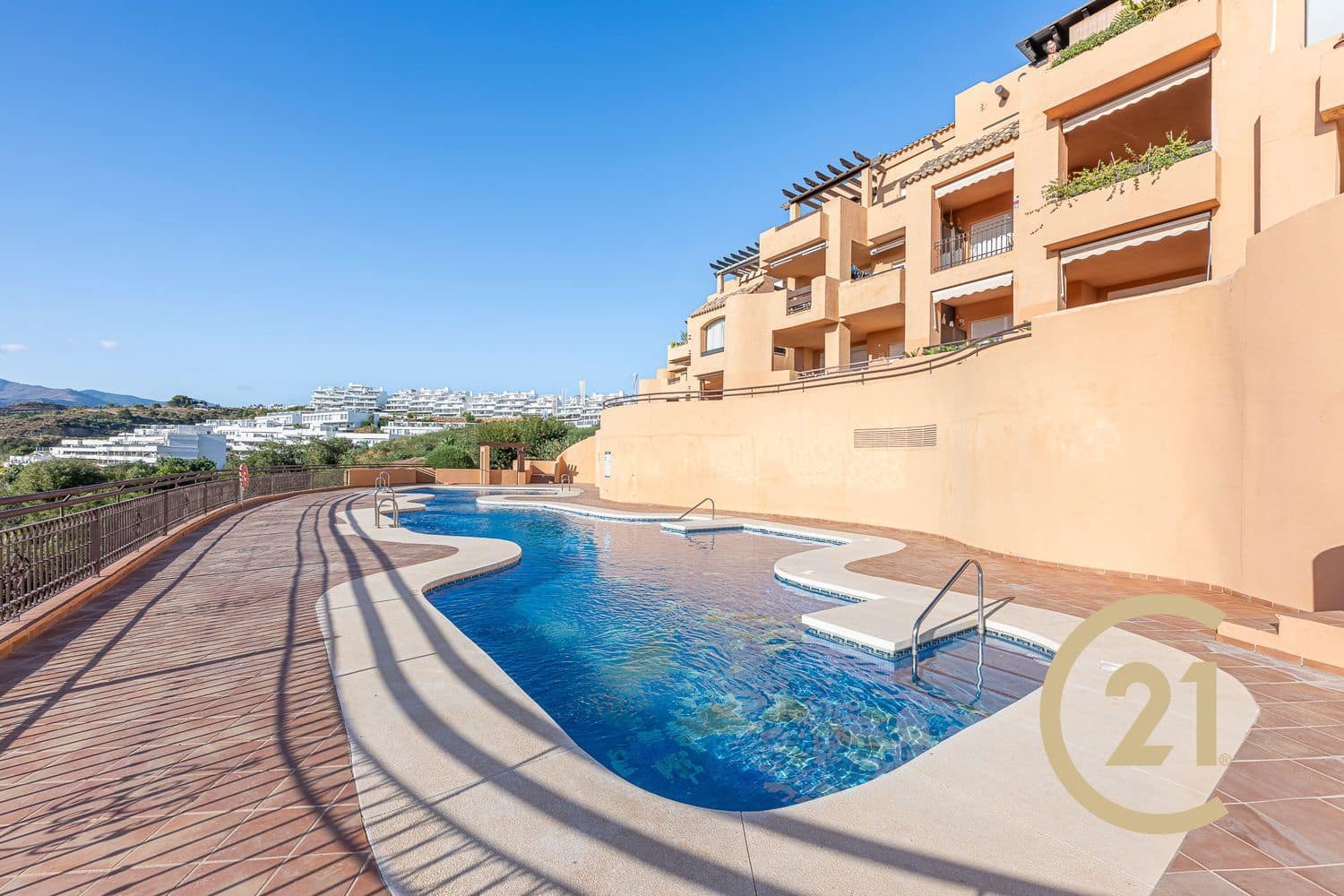 2 sovrum Lägenhet till salu i New Golden Mile med pool garage - 459 000 € (Ref: 10108625)