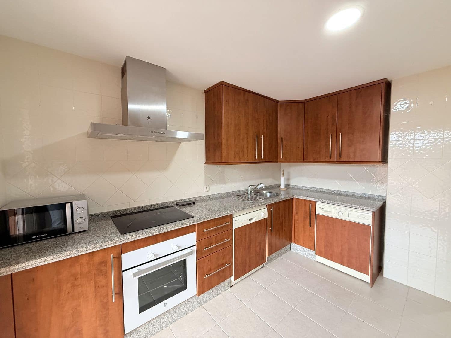 2 bedroom Apartment for sale in Santa Maria Golf with pool garage - € 539,000 (Ref: 10108626)