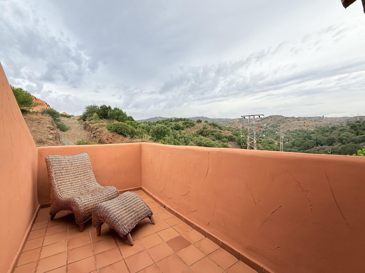 2 bedroom Apartment for sale in Santa Maria Golf with pool garage - € 539,000 (Ref: 10108626)