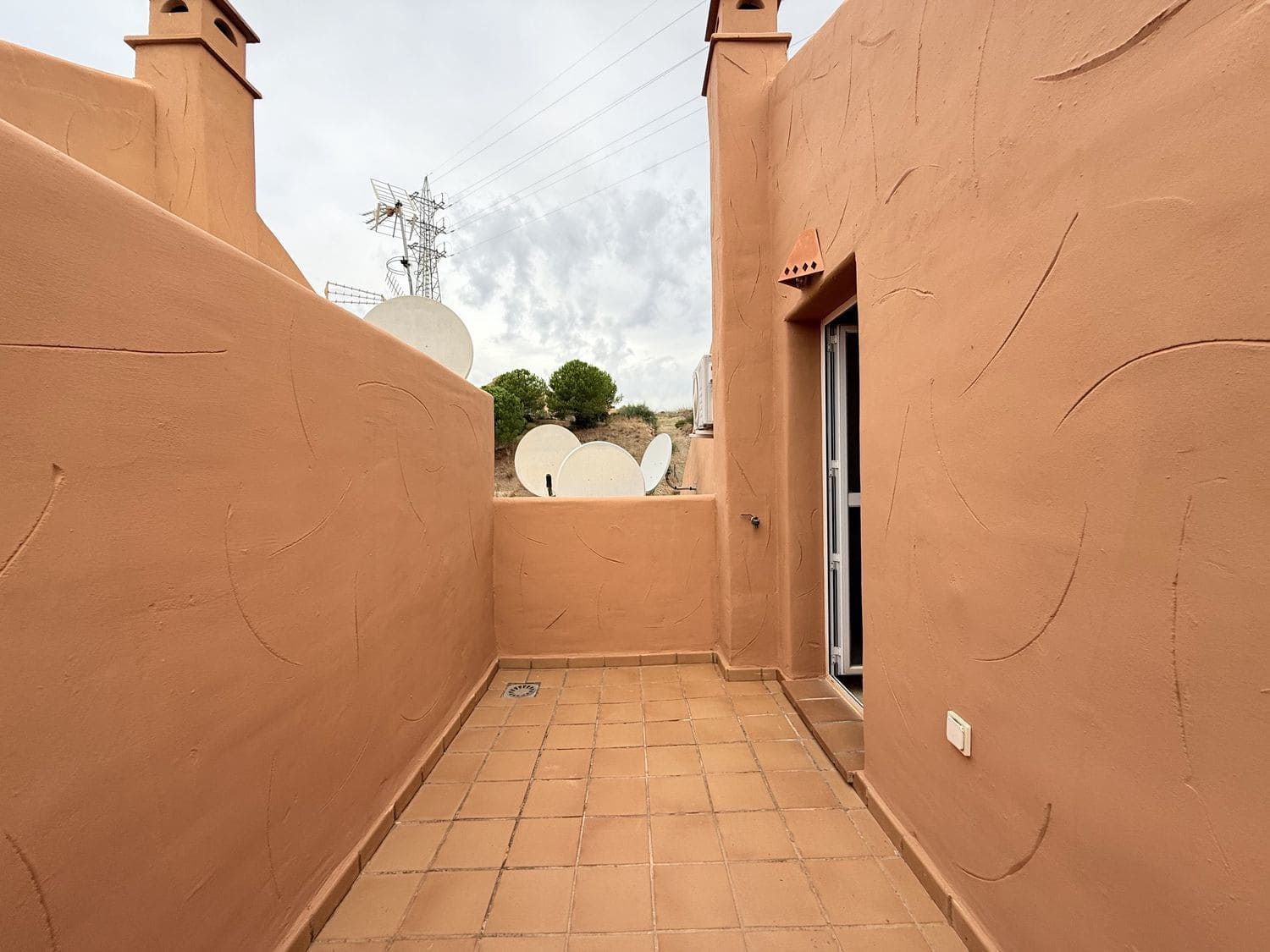 2 bedroom Apartment for sale in Santa Maria Golf with pool garage - € 539,000 (Ref: 10108626)