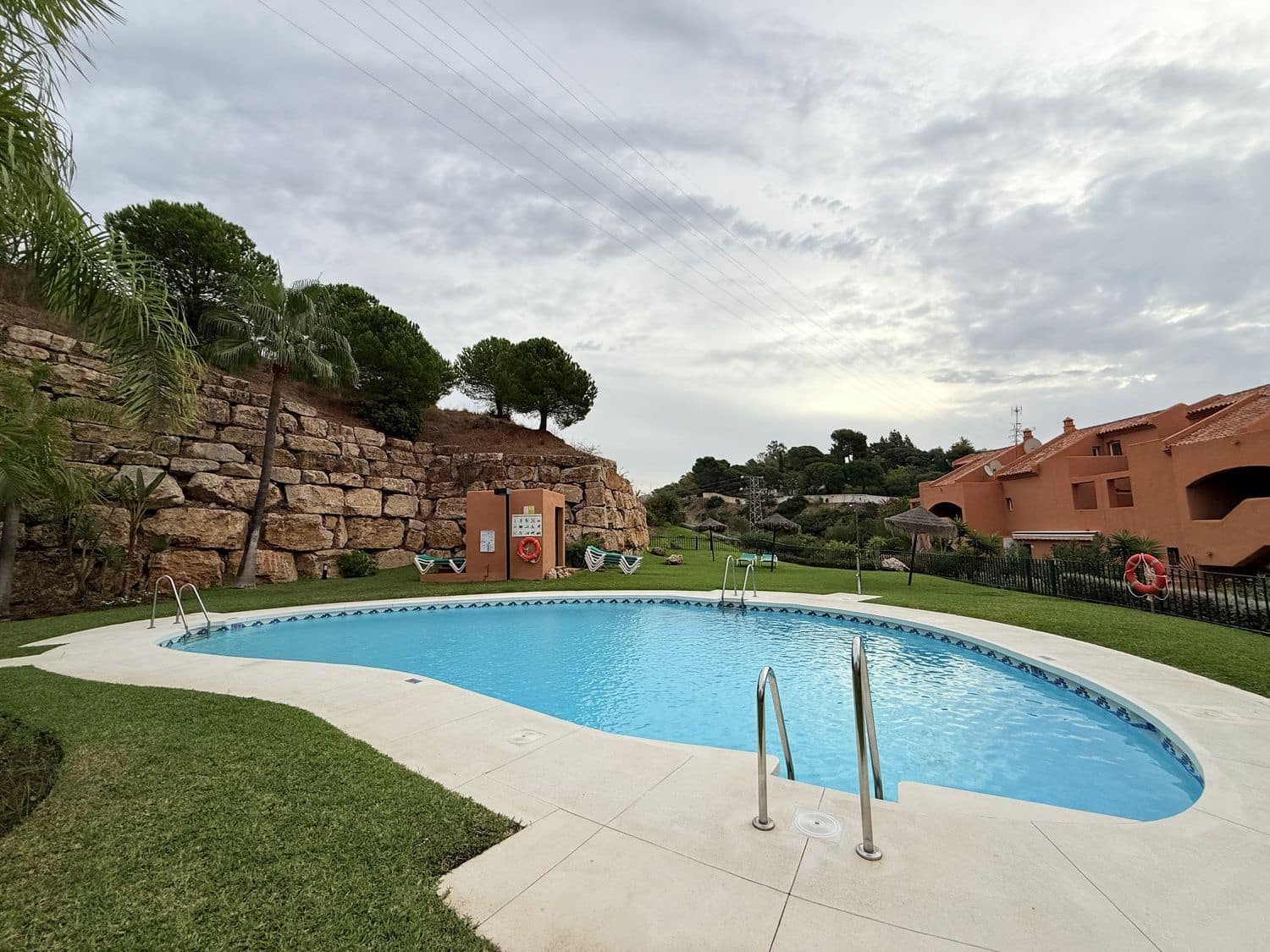 2 bedroom Apartment for sale in Santa Maria Golf with pool garage - € 539,000 (Ref: 10108626)