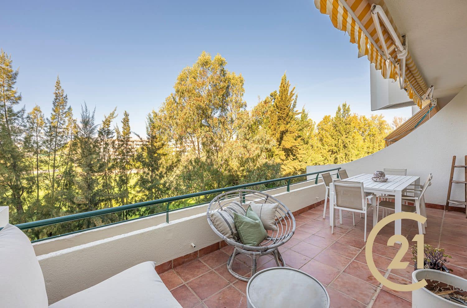 2 soverom Leilighet til salgs i San Pedro de Alcantara med svømmebasseng garasje - € 475 000 (Ref: 10115423)