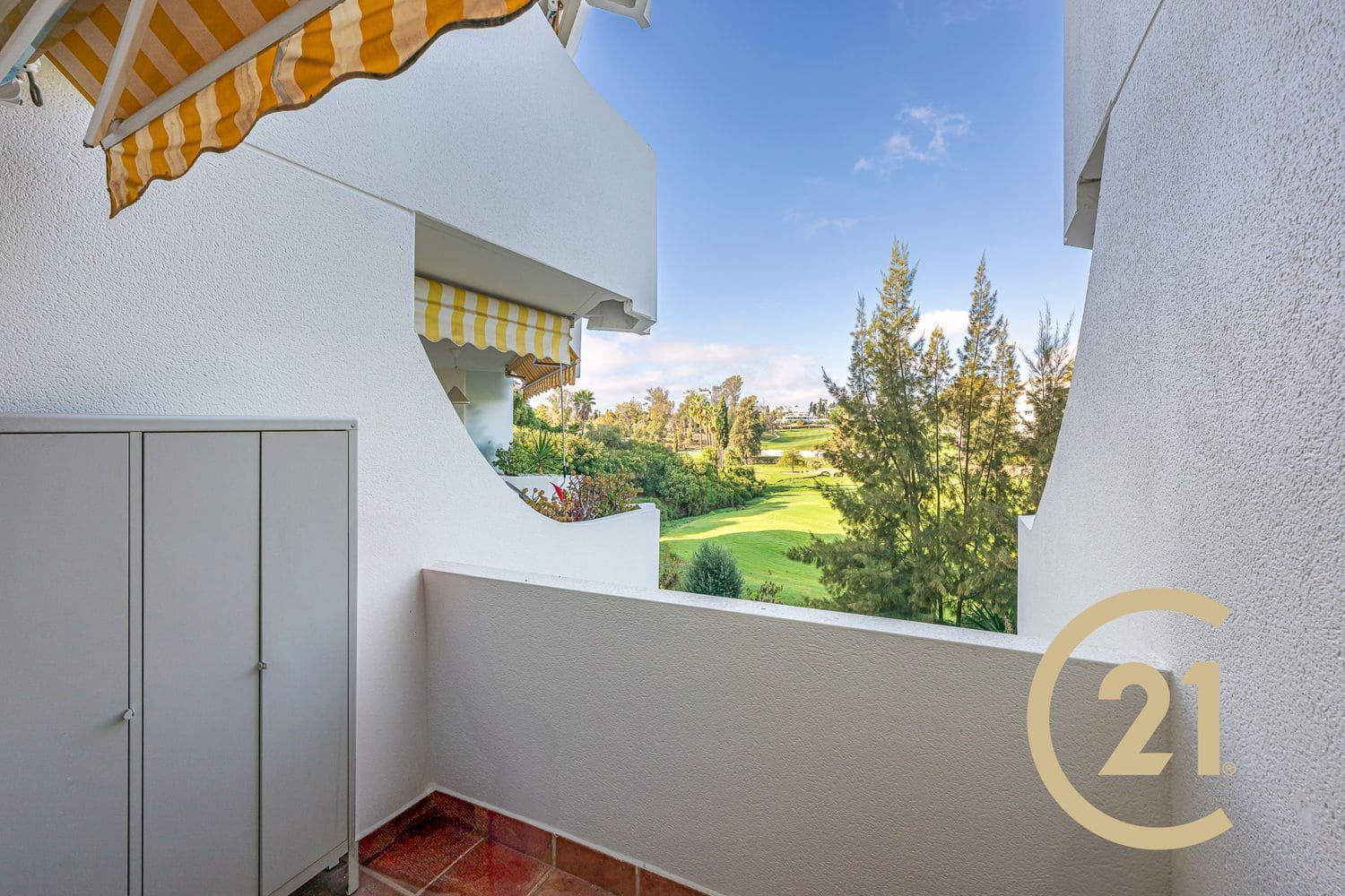 2 soverom Leilighet til salgs i San Pedro de Alcantara med svømmebasseng garasje - € 475 000 (Ref: 10115423)