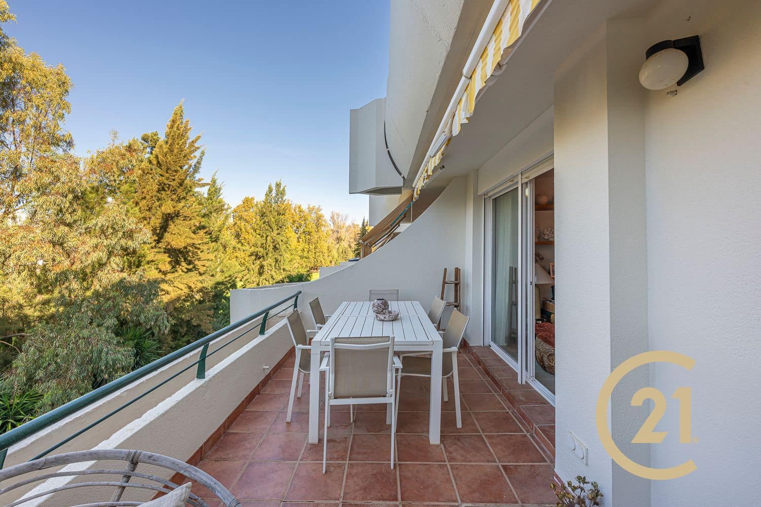 2 soverom Leilighet til salgs i San Pedro de Alcantara med svømmebasseng garasje - € 475 000 (Ref: 10115423)