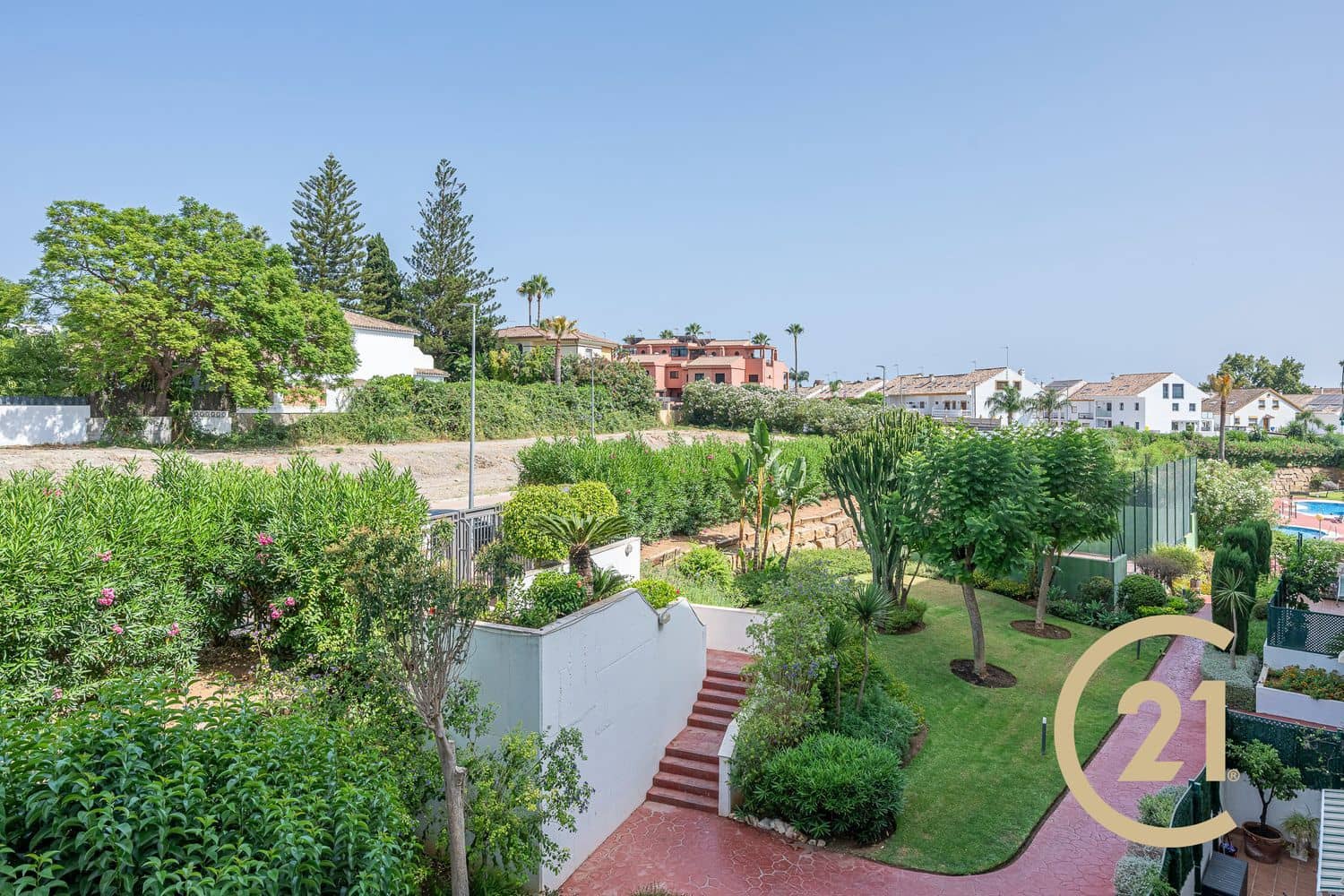 2 soverom Leilighet til salgs i San Pedro de Alcantara med svømmebasseng garasje - € 475 000 (Ref: 10115423)