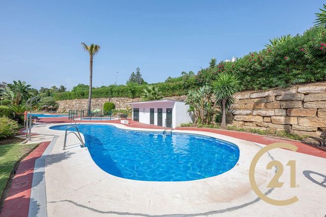 2 soverom Leilighet til salgs i Guadalmina Alta, Marbella med svømmebasseng garasje - € 475 000 (Ref: 10115423)