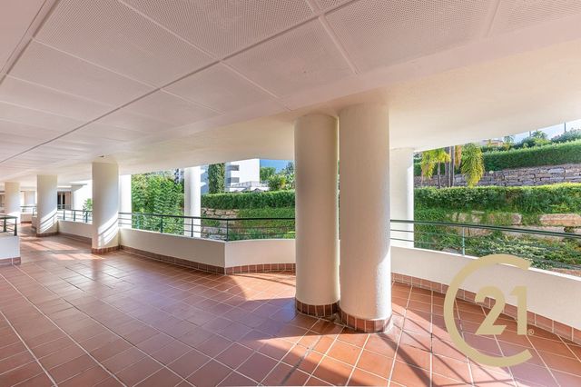 2 soverom Leilighet til salgs i Guadalmina Alta, Marbella med svømmebasseng garasje - € 475 000 (Ref: 10115423)