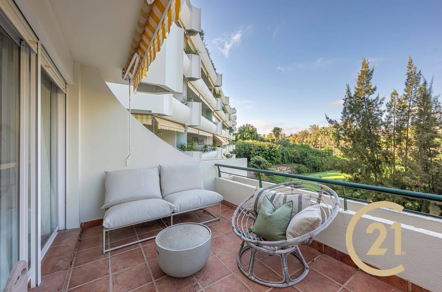 2 soverom Leilighet til salgs i San Pedro de Alcantara med svømmebasseng garasje - € 475 000 (Ref: 10115423)