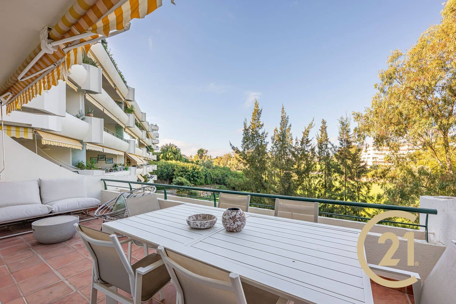 2 soverom Leilighet til salgs i San Pedro de Alcantara med svømmebasseng garasje - € 475 000 (Ref: 10115423)