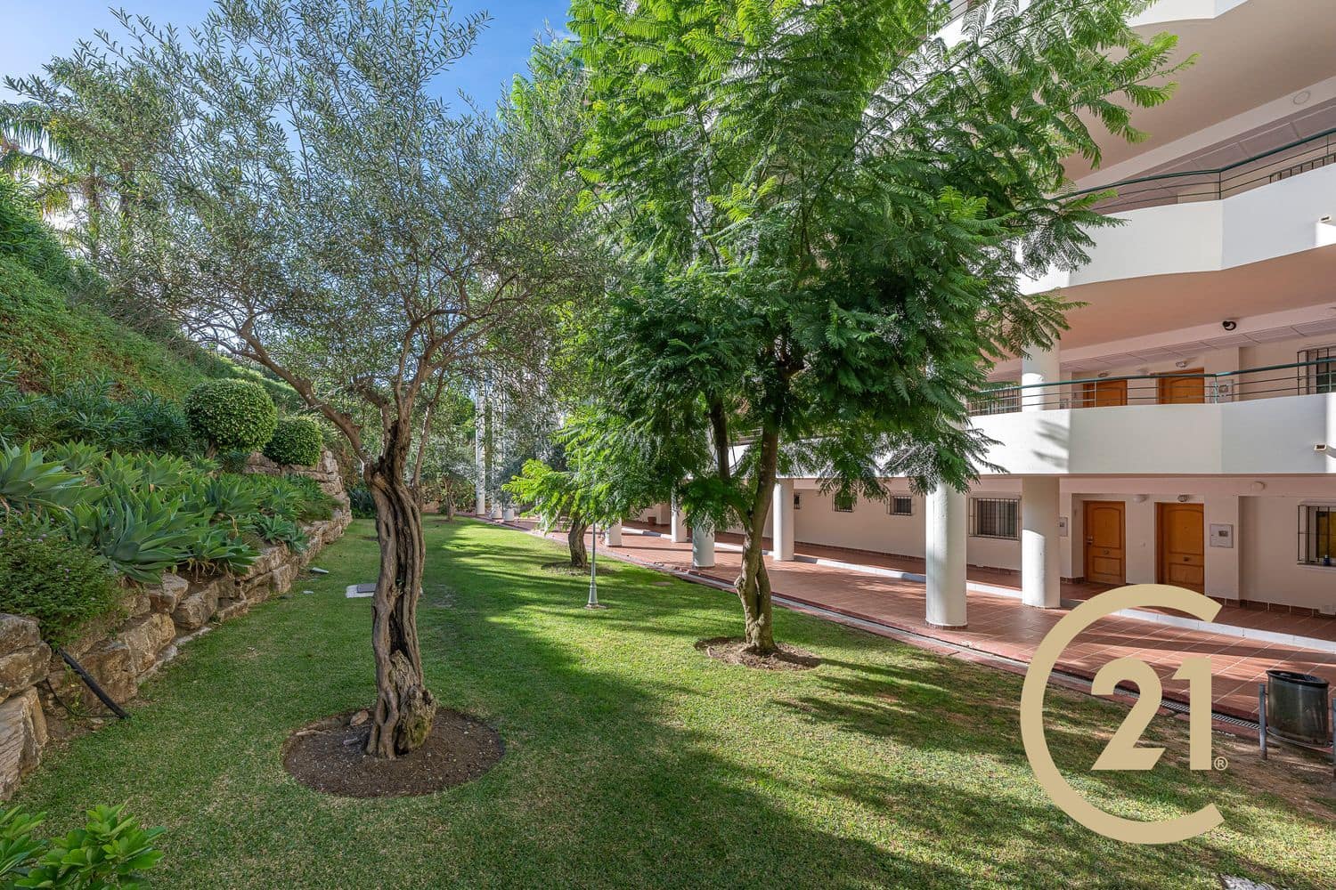 2 soverom Leilighet til salgs i San Pedro de Alcantara med svømmebasseng garasje - € 475 000 (Ref: 10115423)
