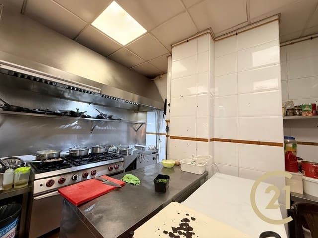Kaupallinen vuokrattavana paikassa La Cala de Mijas, Mijas - 2 500 € (Ref: 10127628)