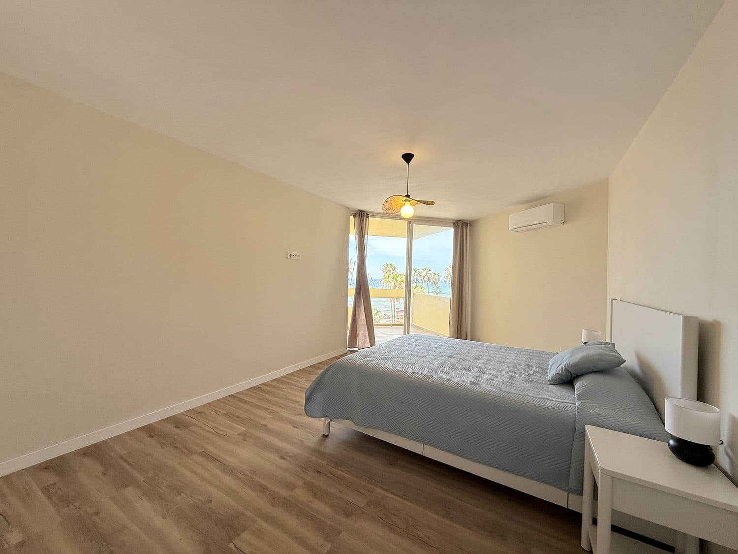 2 bedroom Apartment for sale in Marbella with pool garage - € 830,000 (Ref: 10141578)