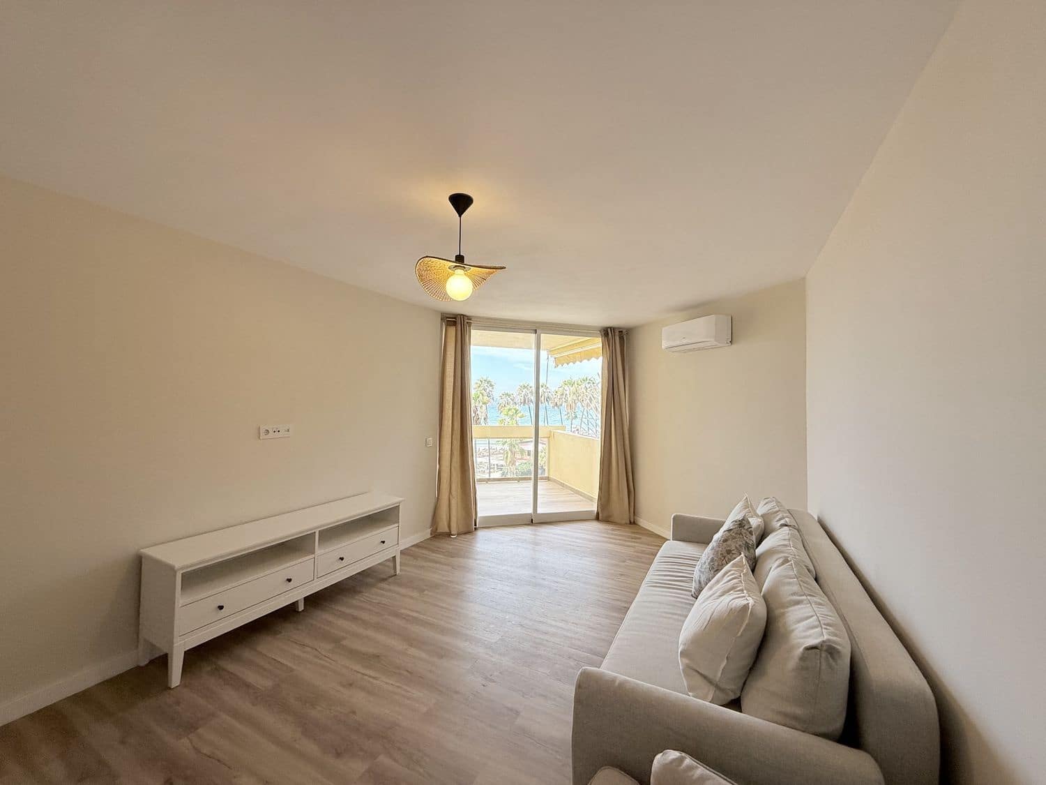 2 bedroom Apartment for sale in Marbella with pool garage - € 830,000 (Ref: 10141578)