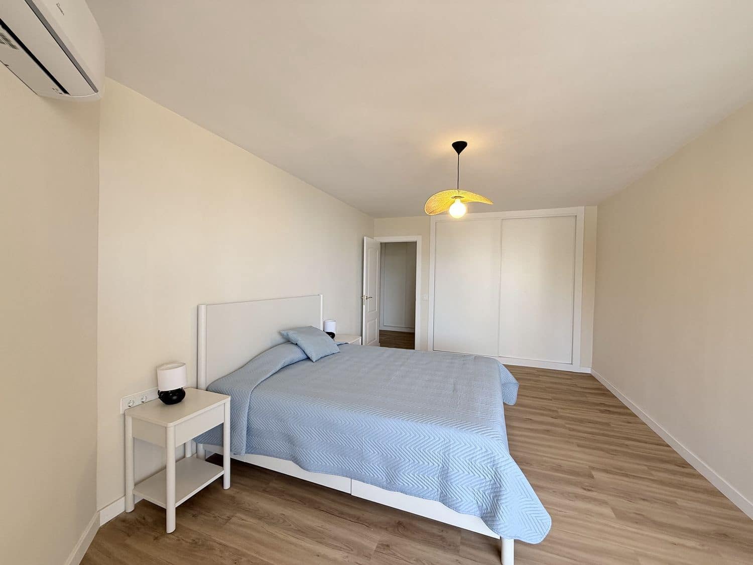 2 bedroom Apartment for sale in Marbella with pool garage - € 830,000 (Ref: 10141578)