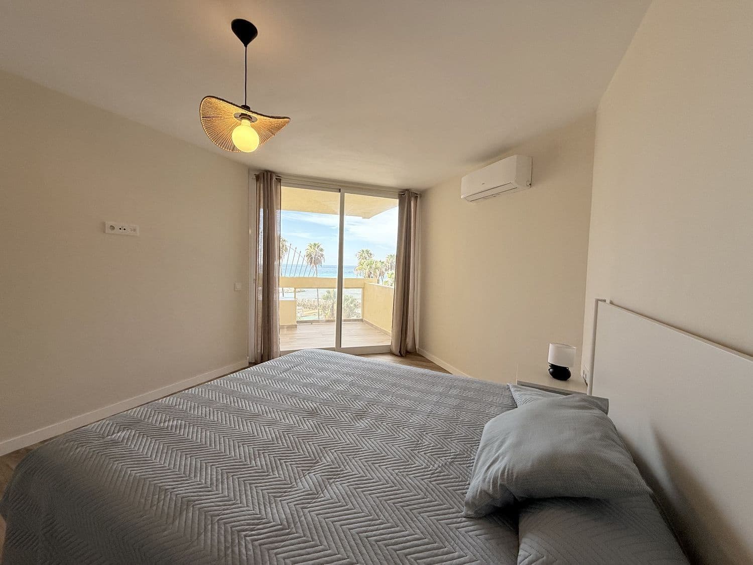 2 bedroom Apartment for sale in Marbella with pool garage - € 830,000 (Ref: 10141578)