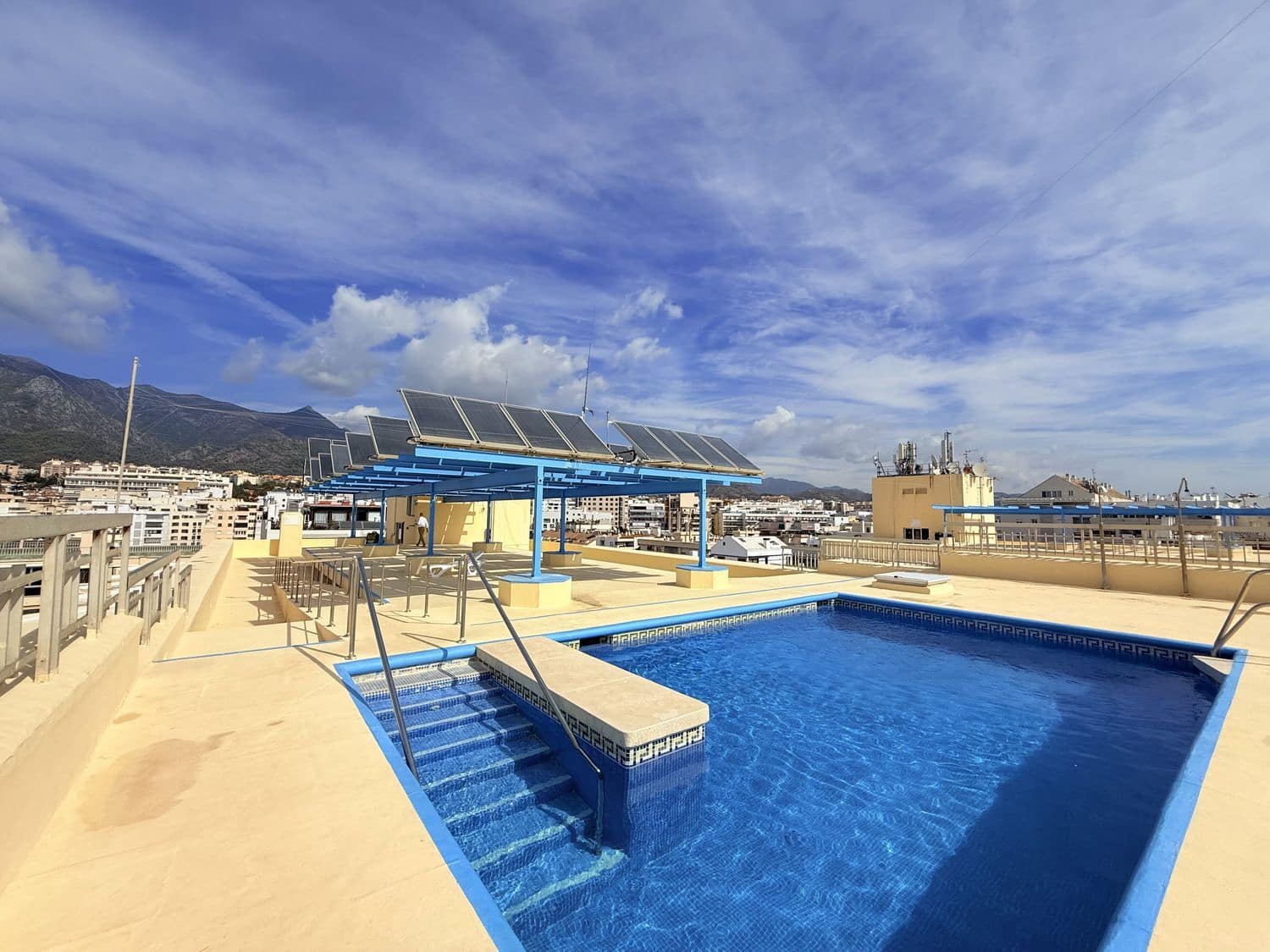 2 bedroom Apartment for sale in Marbella with pool garage - € 830,000 (Ref: 10141578)