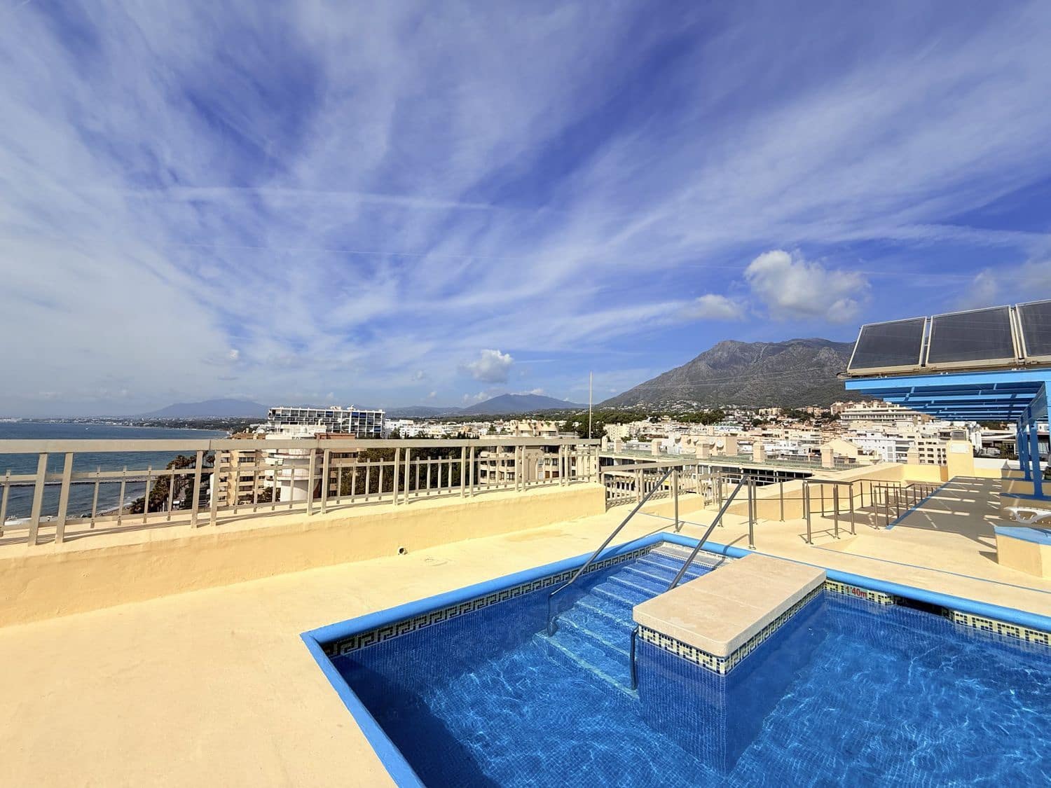 2 bedroom Apartment for sale in Marbella with pool garage - € 830,000 (Ref: 10141578)