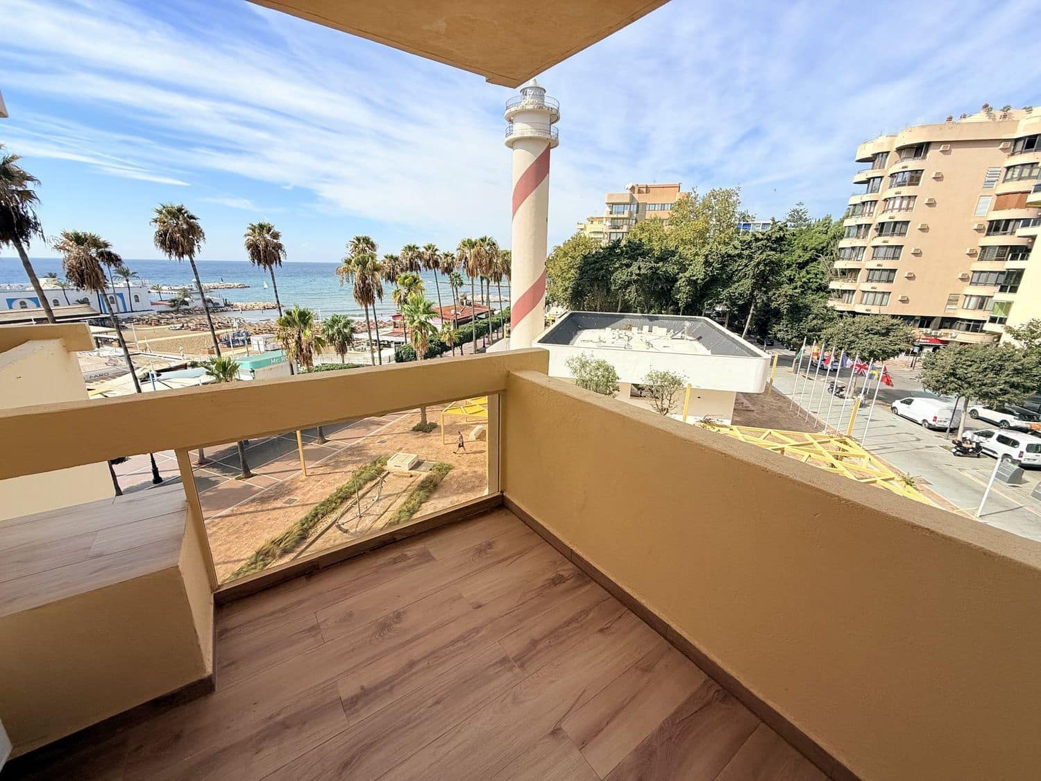 2 bedroom Apartment for sale in Marbella with pool garage - € 830,000 (Ref: 10141578)