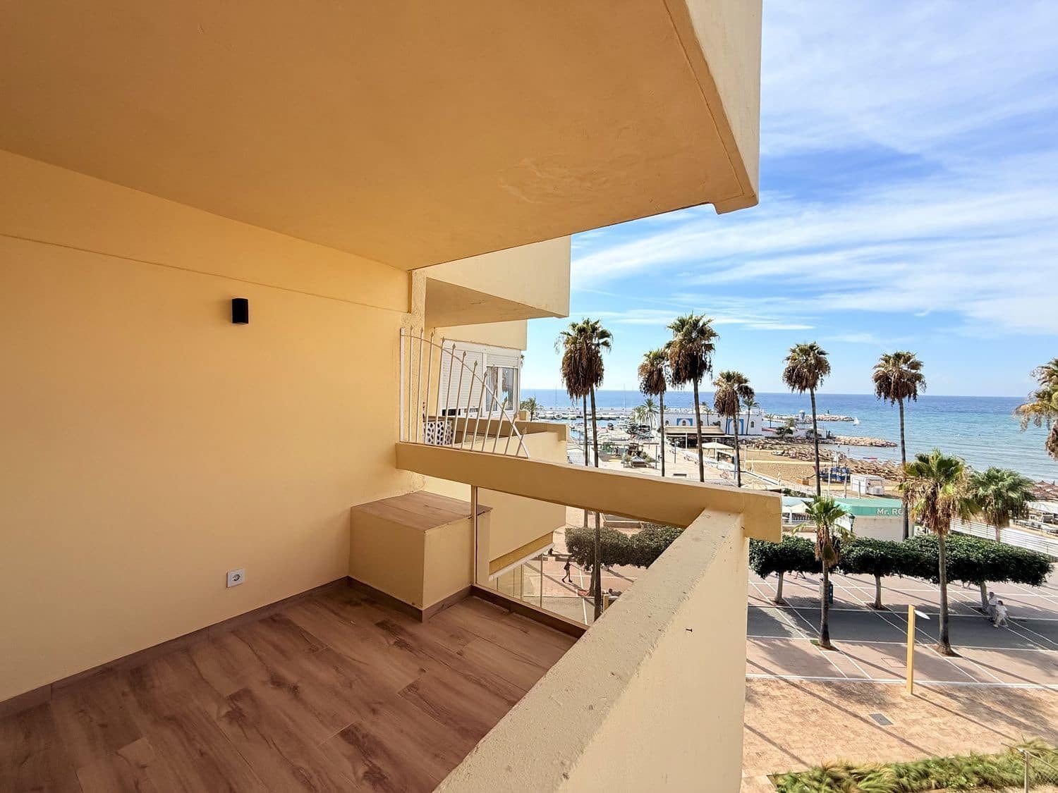 2 bedroom Apartment for sale in Marbella with pool garage - € 830,000 (Ref: 10141578)