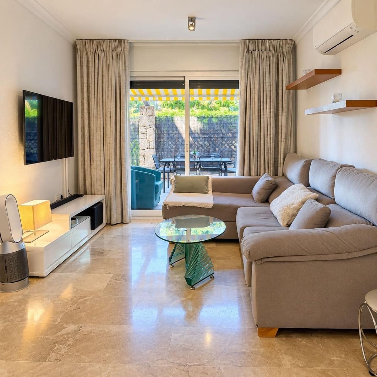 2 soverom Leilighet til salgs i Marbella med svømmebasseng garasje - € 450 000 (Ref: 10182366)