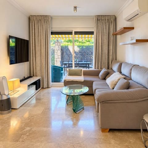 2 soverom Leilighet til salgs i Lomas De Marbella, Marbella med svømmebasseng garasje - € 450 000 (Ref: 10182366)