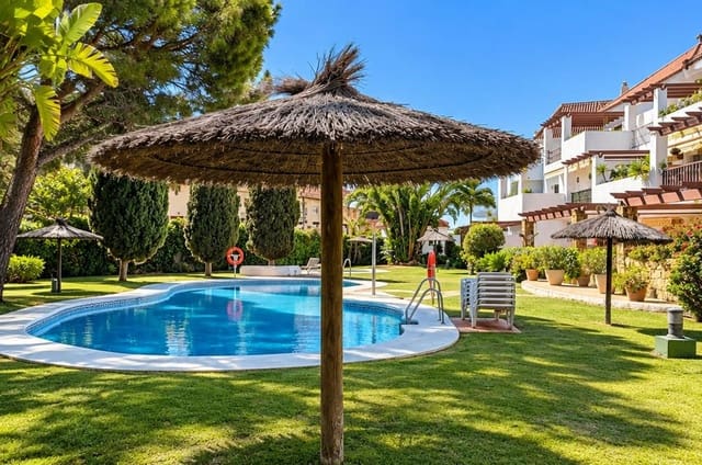 2 soverom Leilighet til salgs i Lomas De Marbella, Marbella med svømmebasseng garasje - € 450 000 (Ref: 10182366)